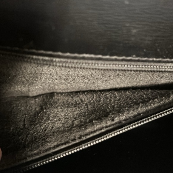 LOUIS VUITTON Epi Pochette Arche Black Crossbody Bag - Picture 8 of 12